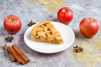 homemade-mini-apple-pie-with-cinnamon_11zon